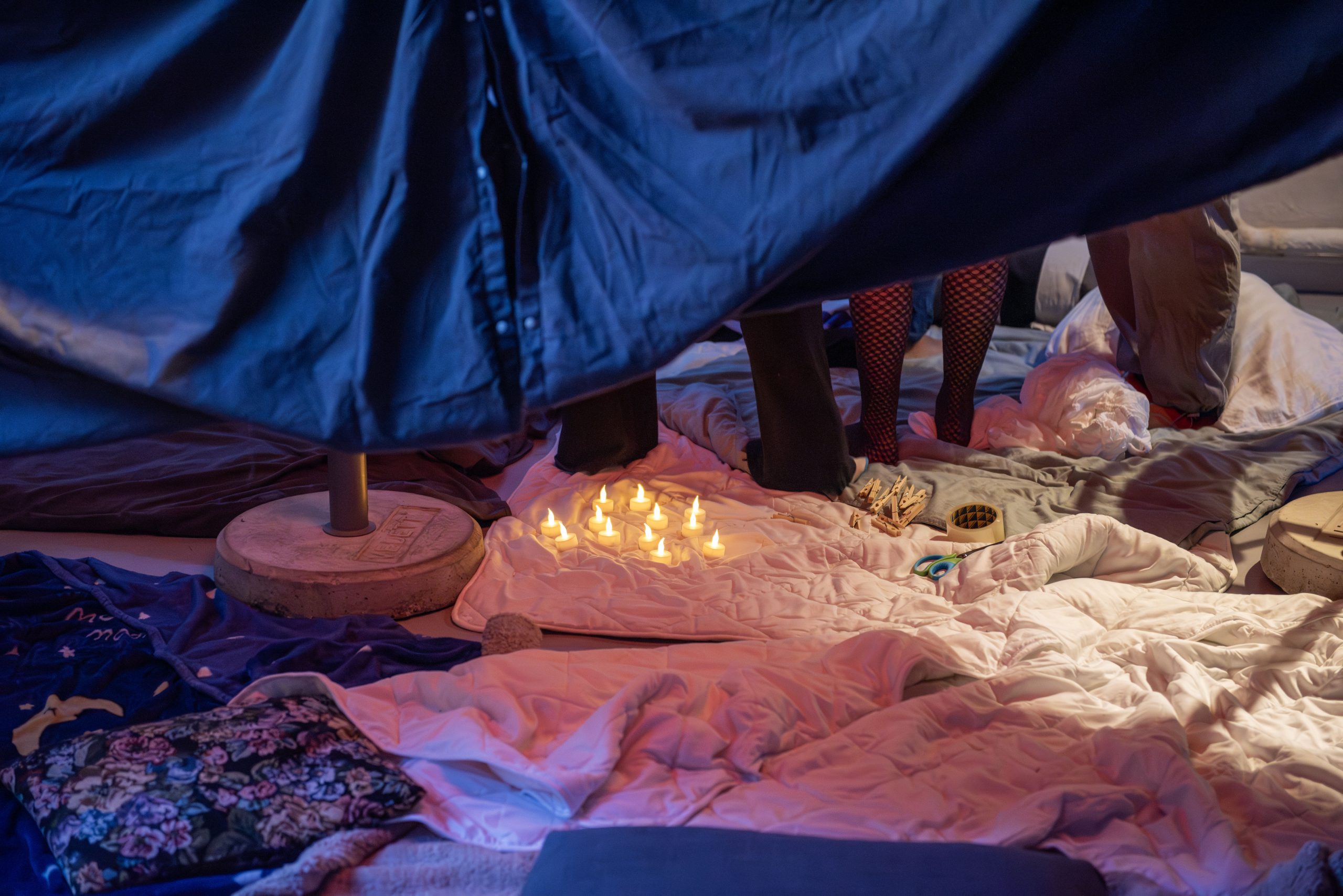 Creating an intimate atmosphere through light.